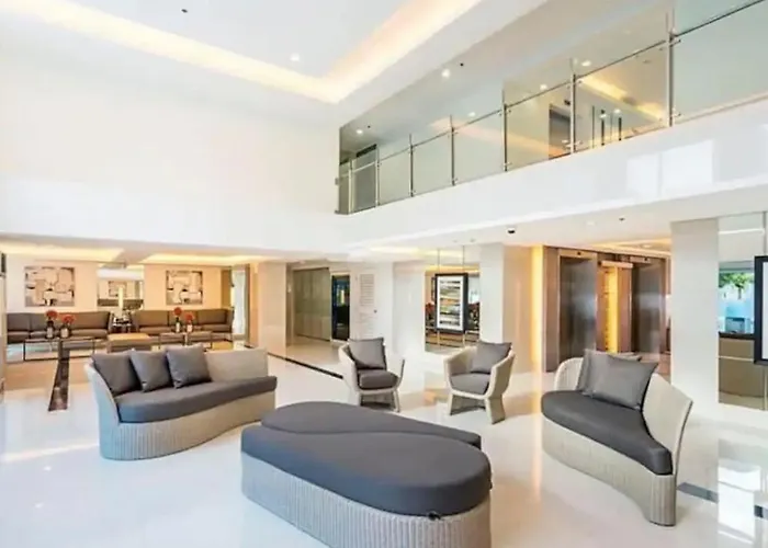 Charming 2 Bedroom Makati Apartment *